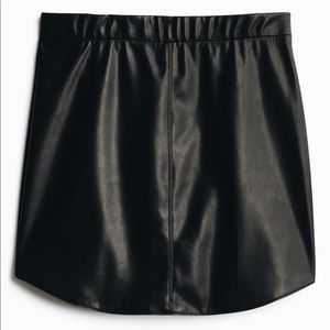 —BRAND NEW—FAUX LEATHER MINI SKIRT